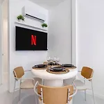 Cosy 1br Renovated - Heart Of Santos | By Airnest Apartmán
